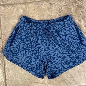 Athleta Girl shorts.. Size M new without tags